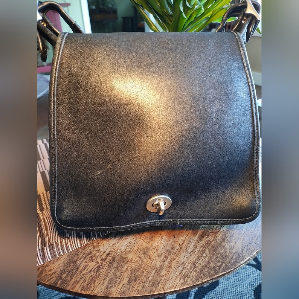 Vintage Coach Black Leather Shoulder / Crossbody Bag - Picture 2 of 13